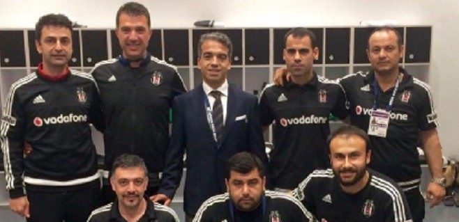 Beşiktaş'ın doktoru meslekte 25 yılı kutladı