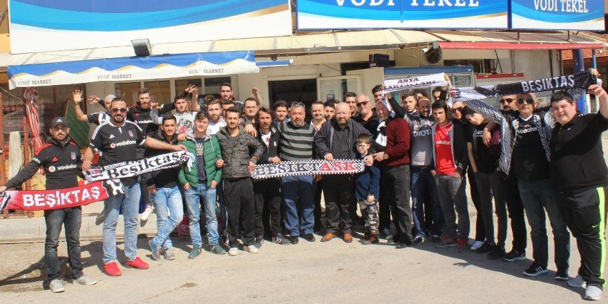 F.Bahçelilerin yağmaladığı markete Beşiktaşlılardan destek!