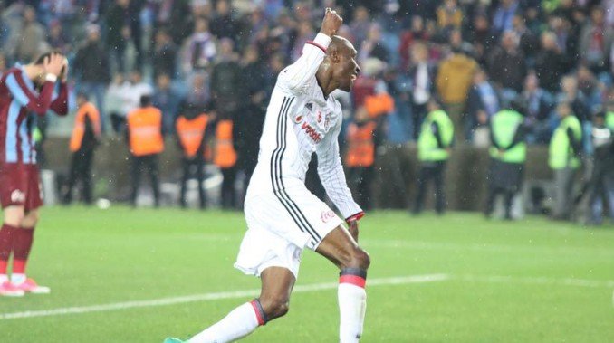 "Galatasaraylı futbolcuları sandalyeye bağlayıp Atiba'yı izleteceksin"