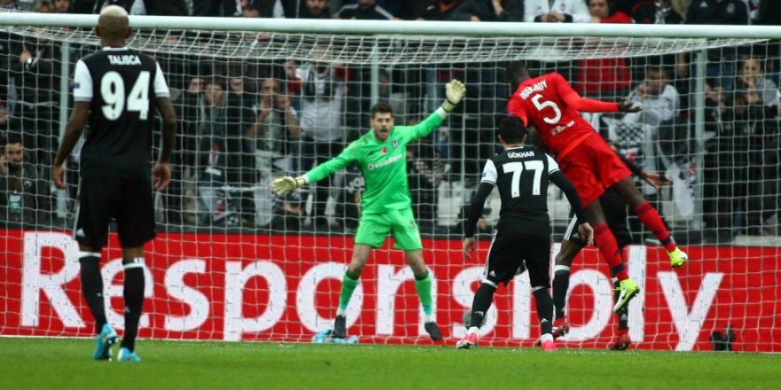 Hem kendisini affettirdi, hem de gecenin kahramanı oldu!