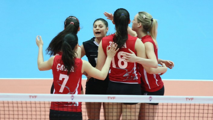 Beşiktaş, Halkbank'a set vermedi