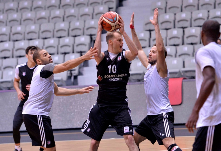 Beşiktaş'ta 2 eksik