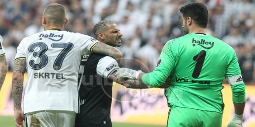 Beşiktaş taraftarından Volkan'a tepki.. Ortalığı karıştırdı!