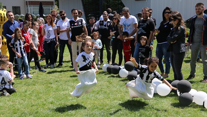 Marmaralı Kartallar Derneği’nden Çocuk Şenliği