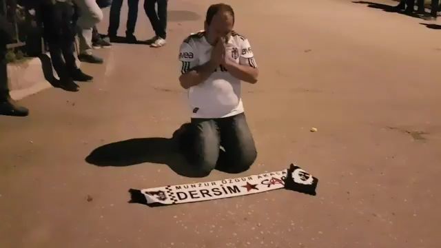Tunceli’de işitme engelli Beşiktaşlı bakın nasıl sevindi?