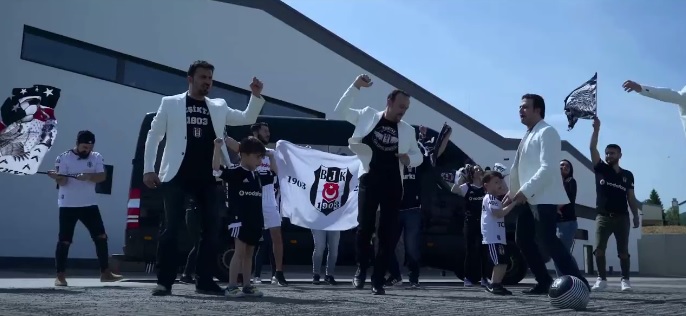 Avrupa Kartalları'ndan şampiyonluk bestesi
