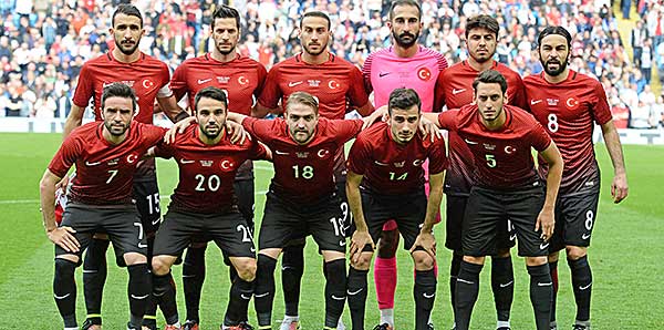 Milliler'in muhtemel 11'i belli oldu! Beşiktaş'tan tek isim...