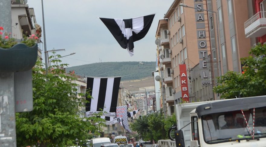 "Bayraklar hazırlanıyor ama..."