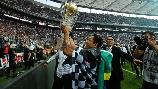 Adriano'dan duygulandıran paylaşım!