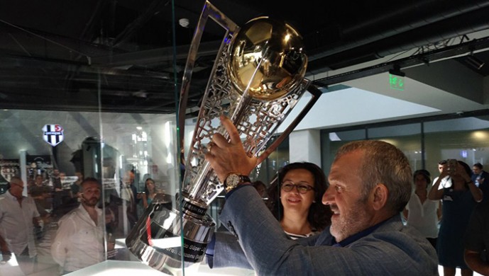 Şampiyonluk kupası Beşiktaş müzesinde!