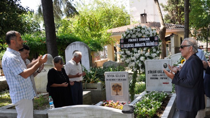 Şükrü Gülesin için anma töreni yapıldı