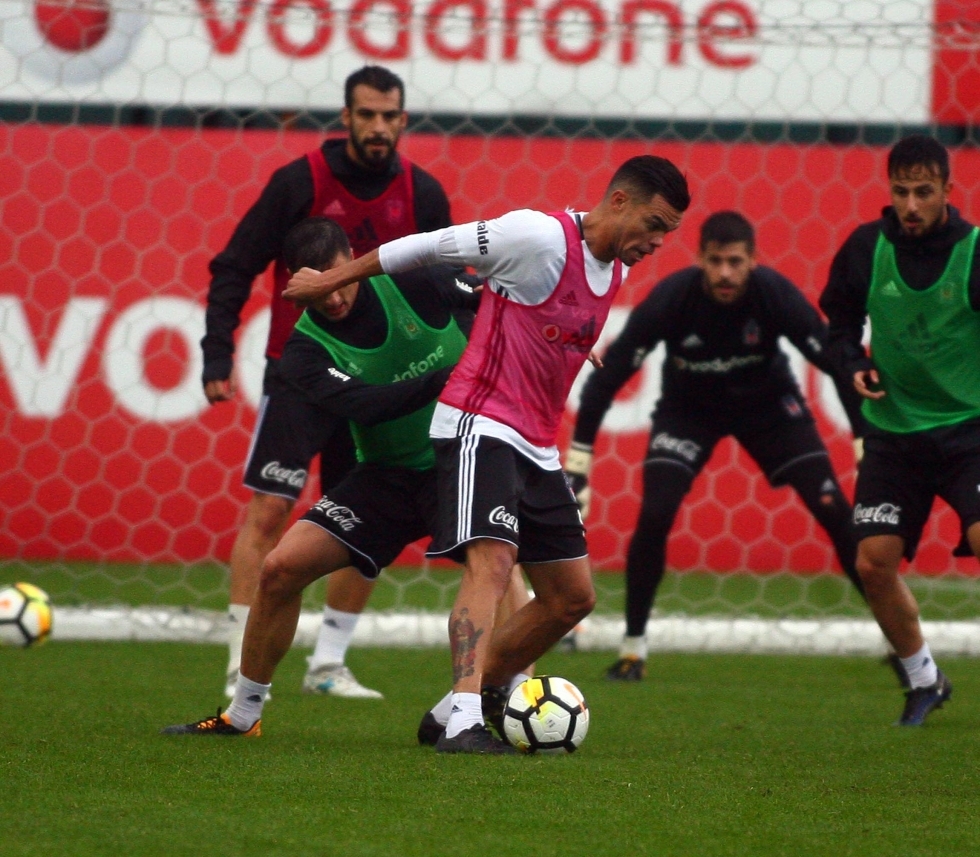 İşte Beşiktaş'ın dünkü idmanından kareler! - Görsel 11