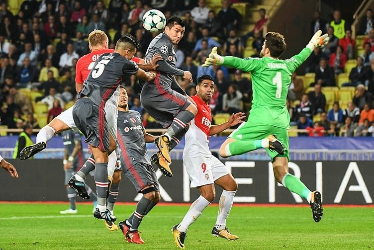 Beşiktaş, Avrupa basınında manşetleri süslüyor - Görsel 14