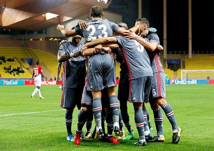 Beşiktaş, Avrupa basınında manşetleri süslüyor - Görsel 16