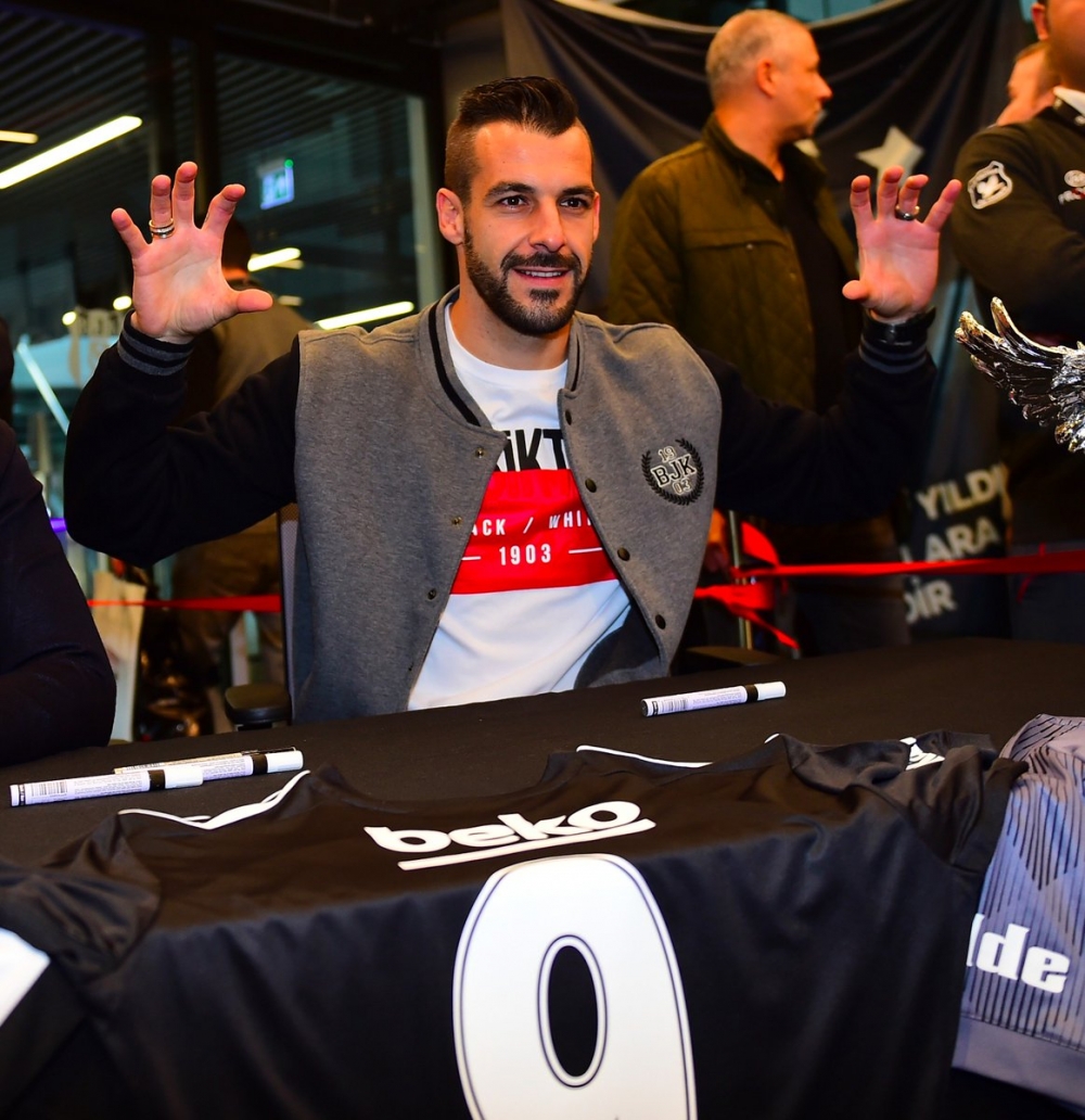 Beşiktaş'ta 10 Kasım nasıl geçti - Görsel 2