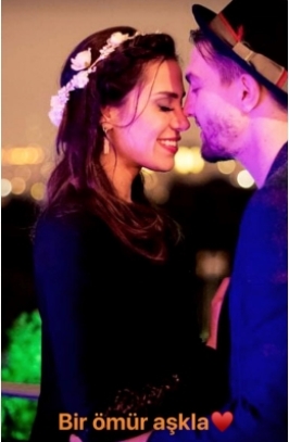 Caner Erkin & Şükran Ovalı çifti, evliliklerinin birinci yılını kutluyor ❤ - Görsel 2