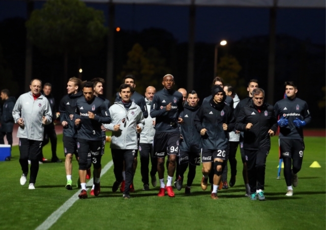 Beşiktaş’ın Antalya’daki ilk antrenmanından 15 fotoğraf karesi - Görsel 1