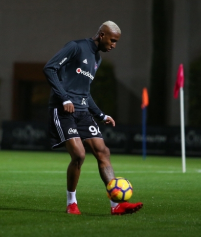 Beşiktaş’ın Antalya’daki ilk antrenmanından 15 fotoğraf karesi - Görsel 13