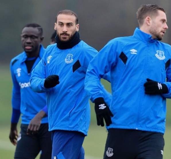 Cenk Tosun'un Everton idmanından görüntüler! - Görsel 2