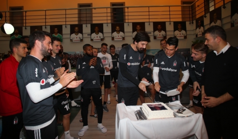 Necip Uysal'ın doğum günü kutlandı - Görsel 12