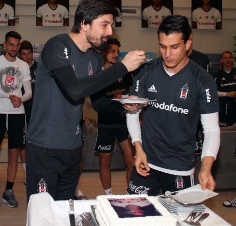 Necip Uysal'ın doğum günü kutlandı - Görsel 9