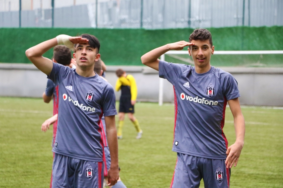 Beşiktaş U-15 Takımı İstanbulspor'u 7 golle devirdi! İşte karşılaşmadan görüntüler... - Görsel 1
