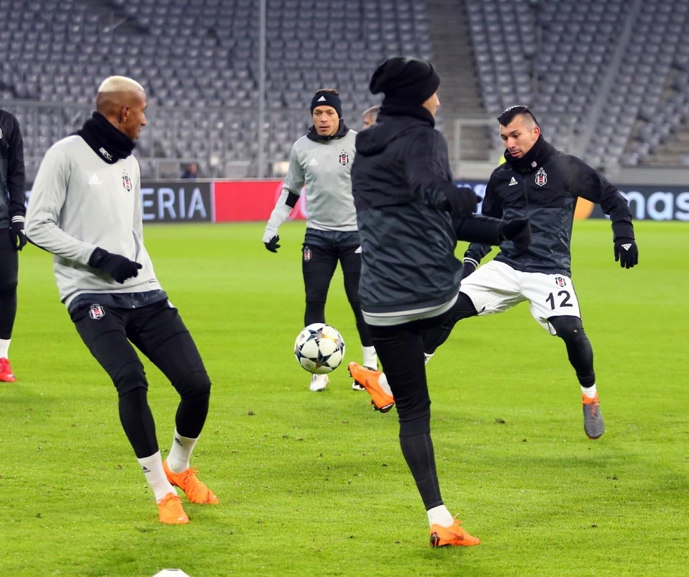 Beşiktaş hazırlıklarını tamamladı. İşte son antrenmandan kareler... - Görsel 13