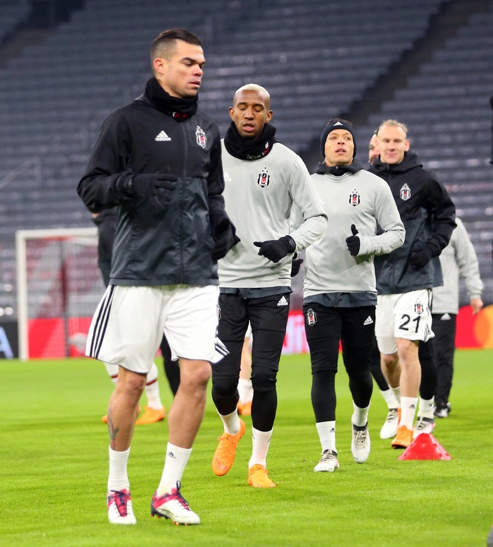 Beşiktaş hazırlıklarını tamamladı. İşte son antrenmandan kareler... - Görsel 16