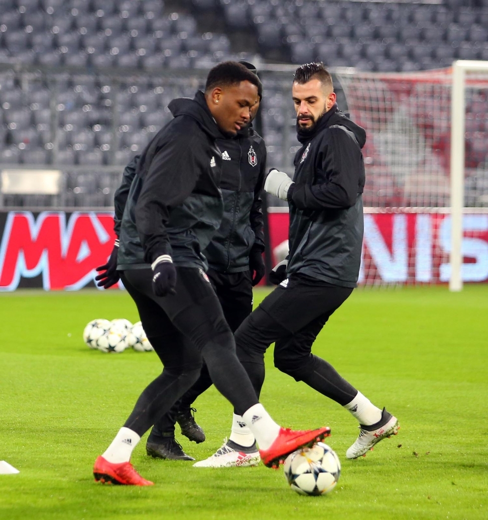 Beşiktaş hazırlıklarını tamamladı. İşte son antrenmandan kareler... - Görsel 17
