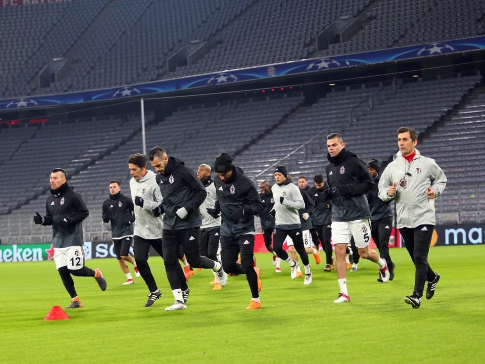 Beşiktaş hazırlıklarını tamamladı. İşte son antrenmandan kareler... - Görsel 8