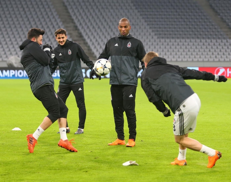 Beşiktaş hazırlıklarını tamamladı. İşte son antrenmandan kareler... - Görsel 9