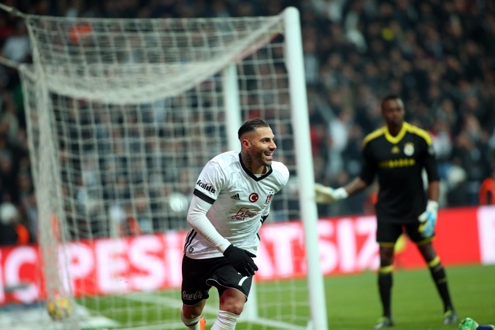 Beşiktaş, Fenerbahçe'yi Dolmabahçe'de devirdi! İşte karşılaşmadan görüntüler... - Görsel 11