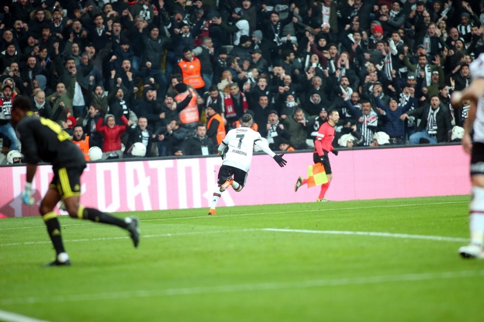 Beşiktaş, Fenerbahçe'yi Dolmabahçe'de devirdi! İşte karşılaşmadan görüntüler... - Görsel 21