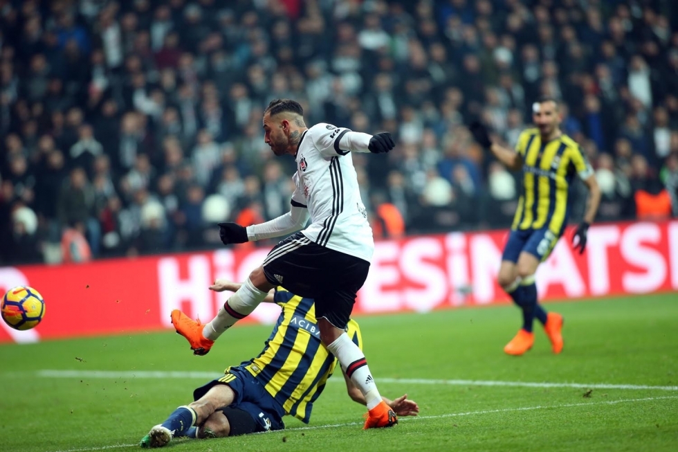 Beşiktaş, Fenerbahçe'yi Dolmabahçe'de devirdi! İşte karşılaşmadan görüntüler... - Görsel 25