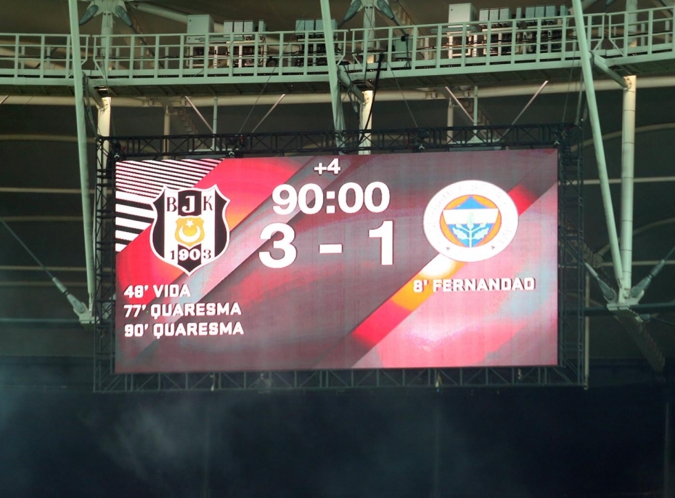 Beşiktaş, Fenerbahçe'yi Dolmabahçe'de devirdi! İşte karşılaşmadan görüntüler... - Görsel 26