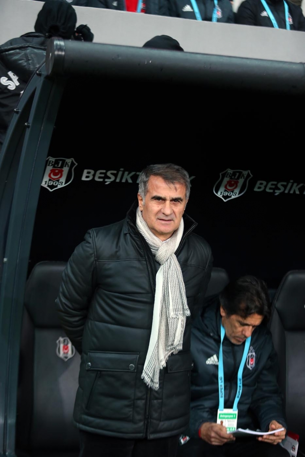 Beşiktaş, Fenerbahçe'yi Dolmabahçe'de devirdi! İşte karşılaşmadan görüntüler... - Görsel 32