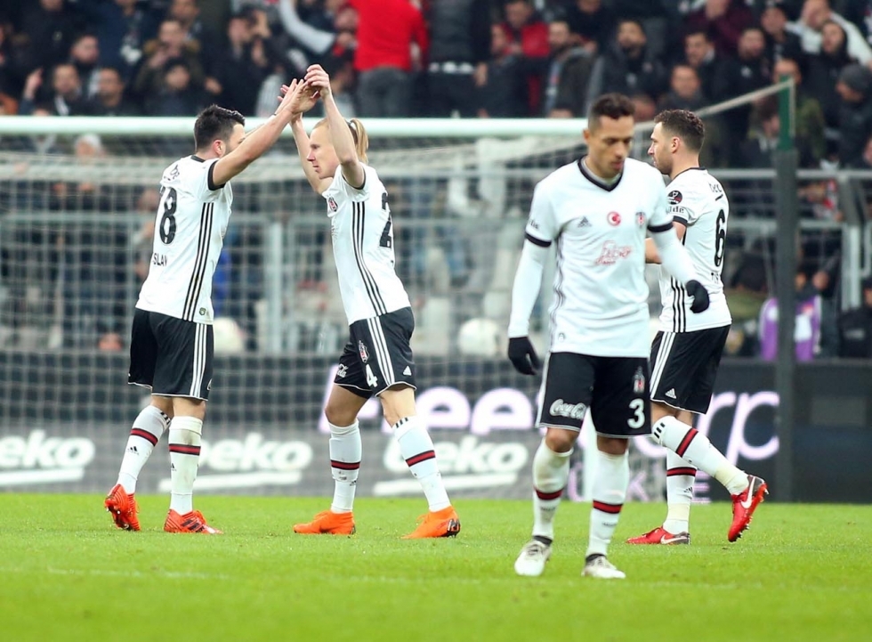 Beşiktaş, Fenerbahçe'yi Dolmabahçe'de devirdi! İşte karşılaşmadan görüntüler... - Görsel 40