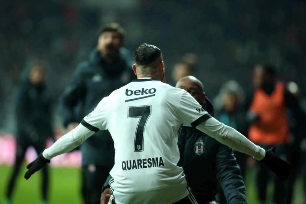 Beşiktaş, Fenerbahçe'yi Dolmabahçe'de devirdi! İşte karşılaşmadan görüntüler... - Görsel 5