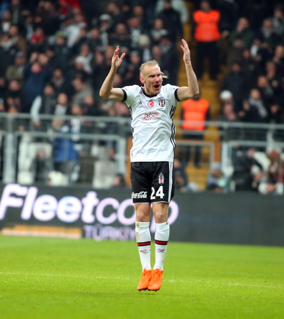 Beşiktaş, Fenerbahçe'yi Dolmabahçe'de devirdi! İşte karşılaşmadan görüntüler... - Görsel 50