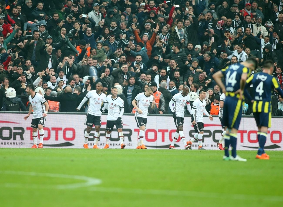 Beşiktaş, Fenerbahçe'yi Dolmabahçe'de devirdi! İşte karşılaşmadan görüntüler... - Görsel 54