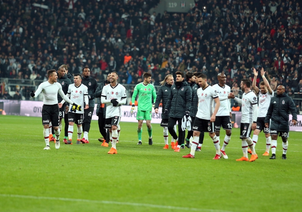 Beşiktaş, Fenerbahçe'yi Dolmabahçe'de devirdi! İşte karşılaşmadan görüntüler... - Görsel 56