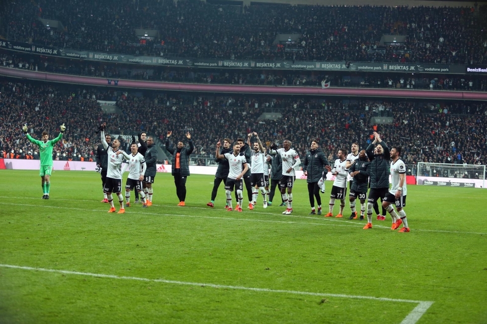 Beşiktaş, Fenerbahçe'yi Dolmabahçe'de devirdi! İşte karşılaşmadan görüntüler... - Görsel 57