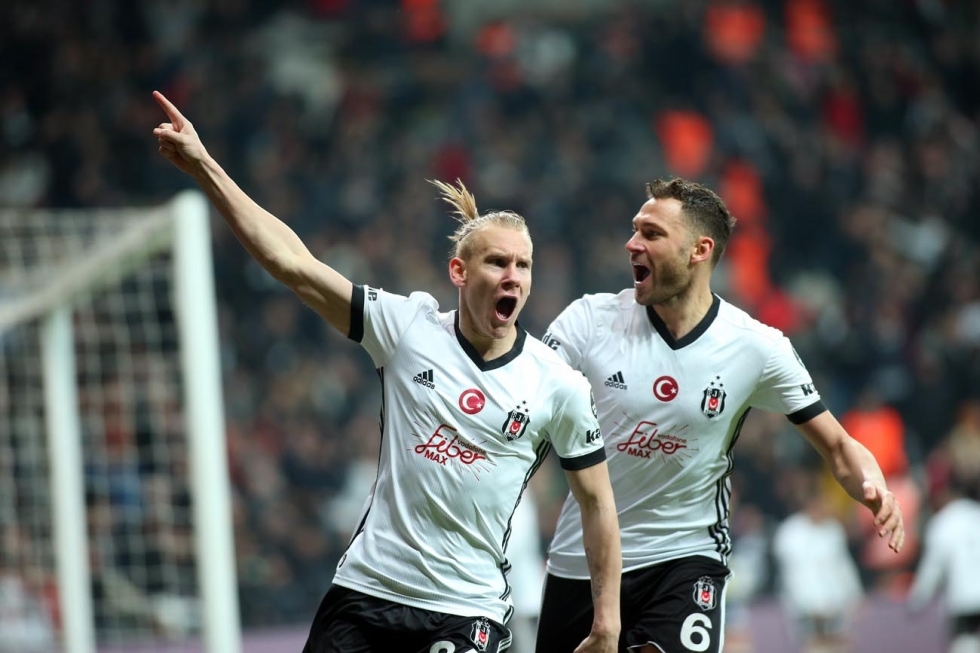 Beşiktaş, Fenerbahçe'yi Dolmabahçe'de devirdi! İşte karşılaşmadan görüntüler... - Görsel 9