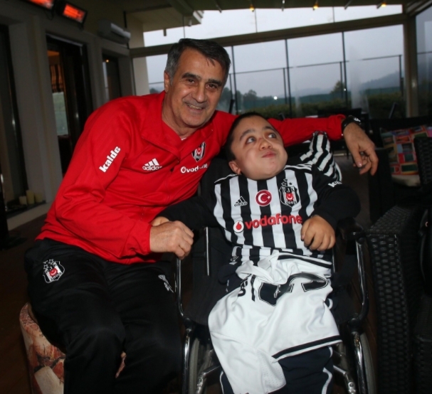 Beşiktaşlı futbolcular ve Şenol Güneş, Mehmet Ali Uzun'la buluştu! - Görsel 4