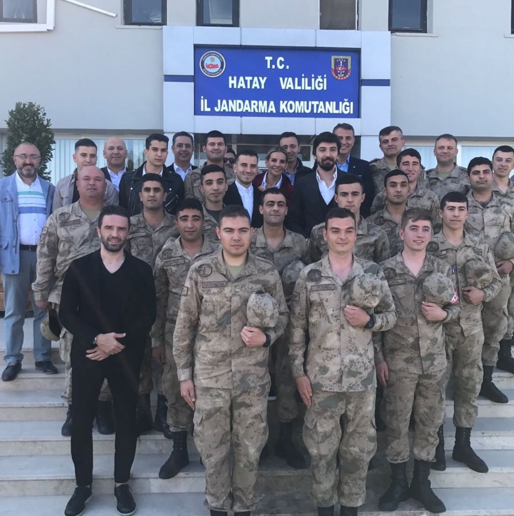 Fikret Orman ve siyah beyazlı oyuncular, Afrin'e destek için Hatay'da - Görsel 4