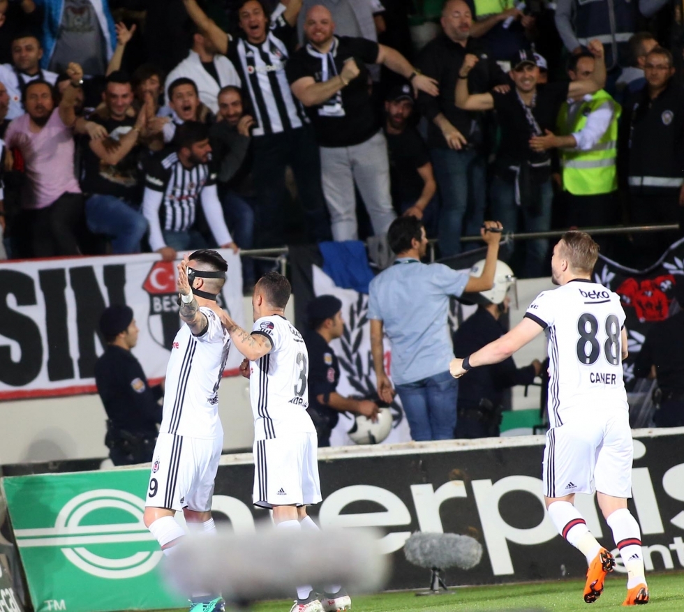 Akhisarspor - Beşiktaş karşılaşmasından kareler - Görsel 13