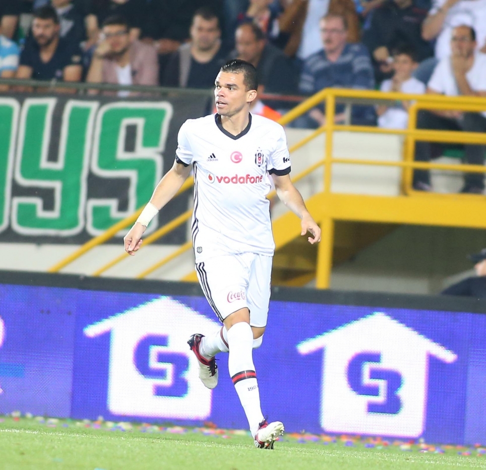 Akhisarspor - Beşiktaş karşılaşmasından kareler - Görsel 24