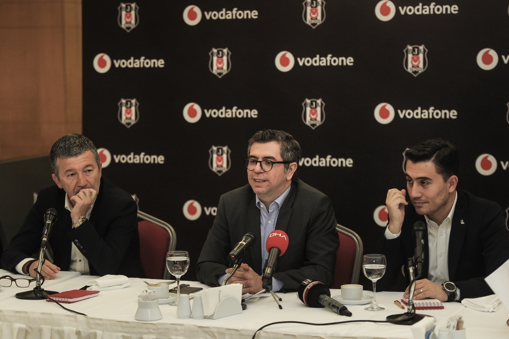 Beşiktaş efsanesi Fikret Demirer, Vodafone Geleceğin KaraKartalı projesinde İzmirli çocuklarla buluştu - Görsel 2