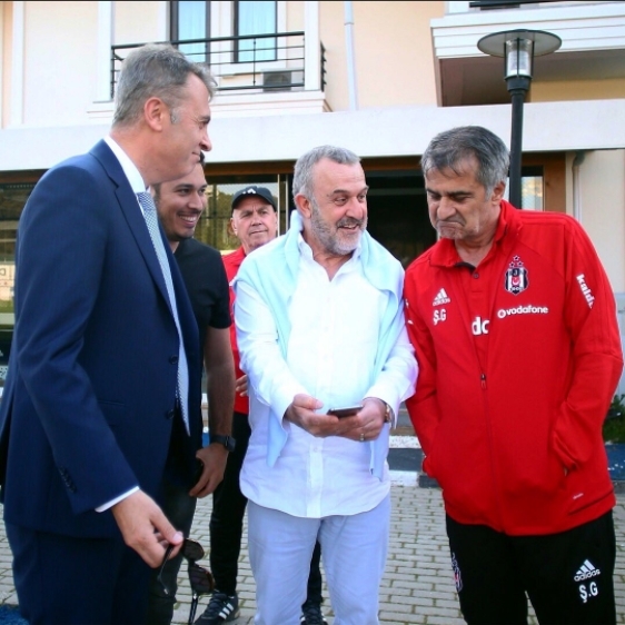 Beşiktaş Başkanı Fikret Orman antrenmanı izledi - Görsel 3