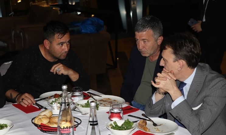 Metin Albayrak, Beşiktaş U17 Takımıyla No:1903'te şampiyonluk yemeğinde - Görsel 1